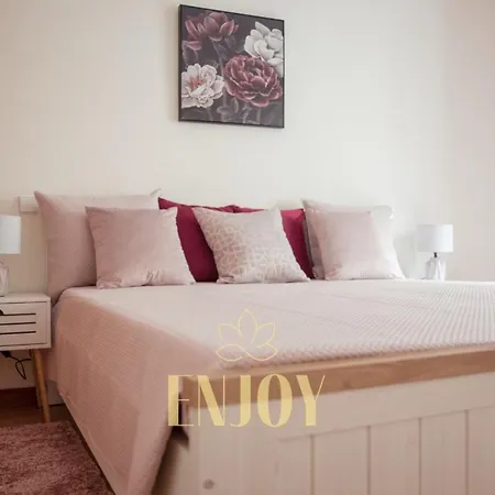 Enjoy Flat By Tonsdeverde דירה *