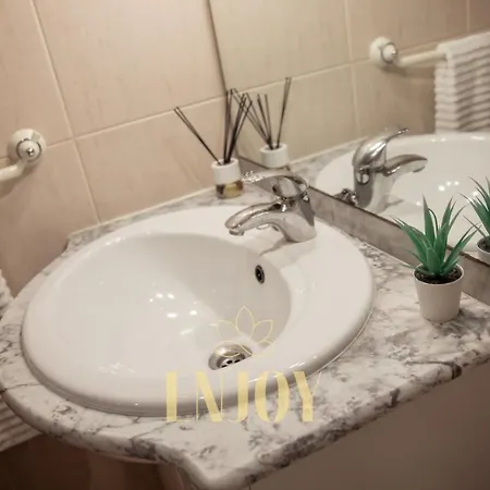 Enjoy Flat By Tonsdeverde Apartment