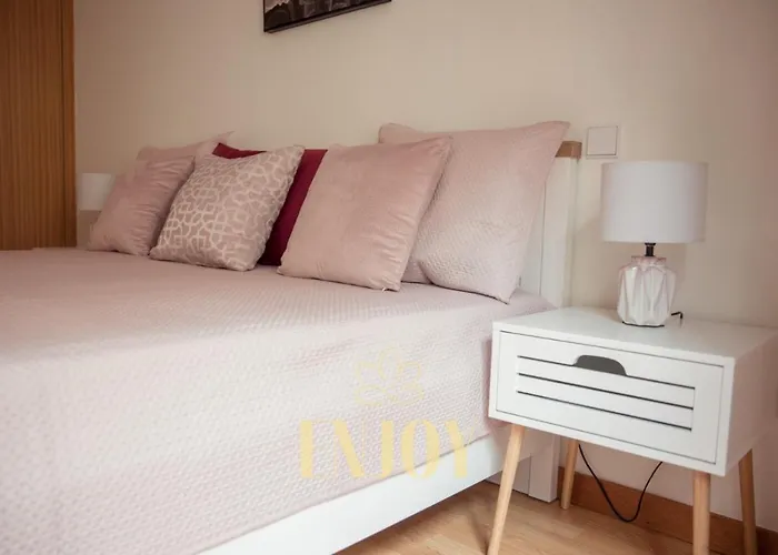 Enjoy Flat By Tonsdeverde דירה בראגה